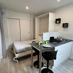 Lysbed - Desjardins Apartment