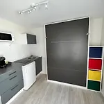 Lysbed - Desjardins Apartment
