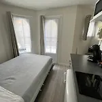 Lysbed - Desjardins Apartment