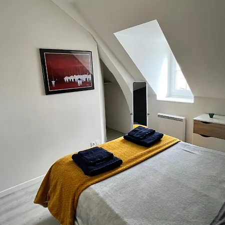 Lysbed - Desjardins Apartment