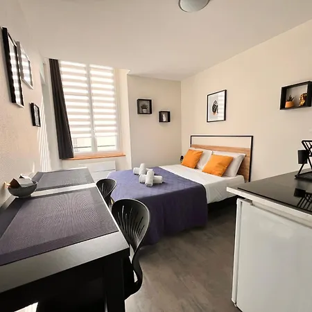 Lysbed - Desjardins Apartment
