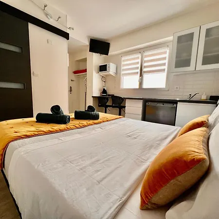 Lysbed - Desjardins Apartment